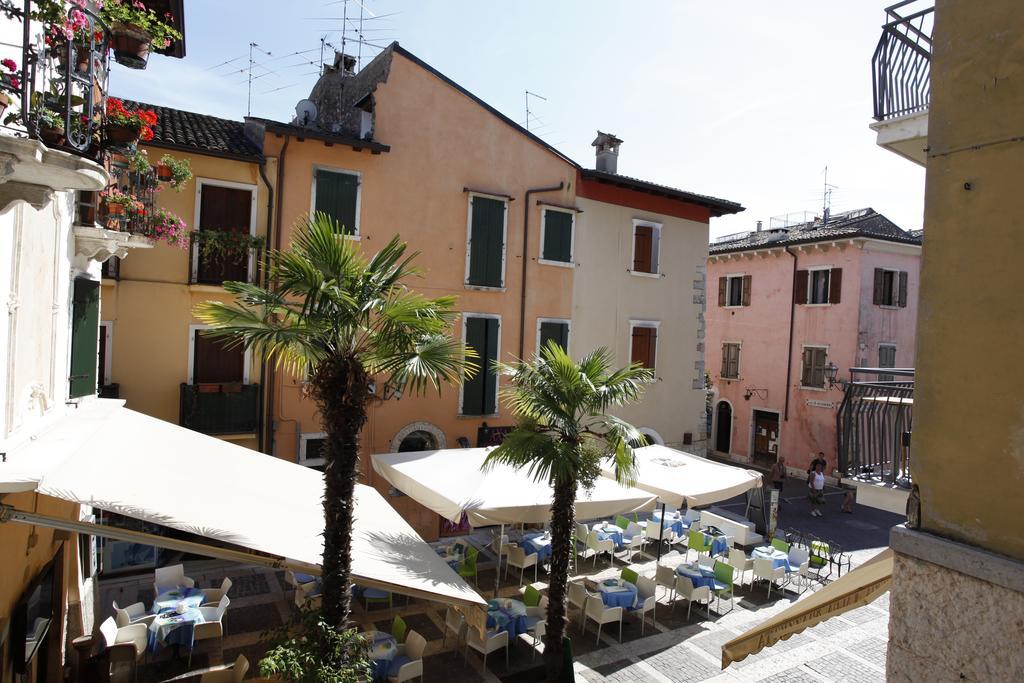 Appartamenti Piazza Umberto I Torri Del Benaco Habitación foto